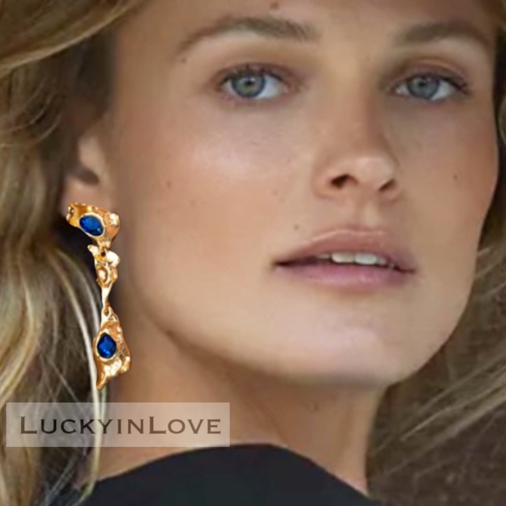 ALEXIS BITTAR • Brut Mismatched Asymmetrical Crumpled Gold Blue Drop Earrings - Picture 2 of 15